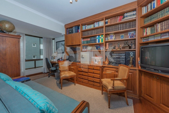 Imagem Apartamento com 3 Quartos à Venda, 196 m² em Auxiliadora - Porto Alegre