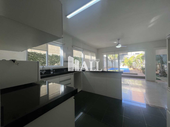 Imagem Casa com 3 Quartos à Venda, 240 m² em Centro - Bady Bassitt