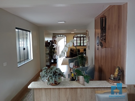 Imagem Casa com 3 Quartos à Venda, 240 m² em Uvaranas - Ponta Grossa