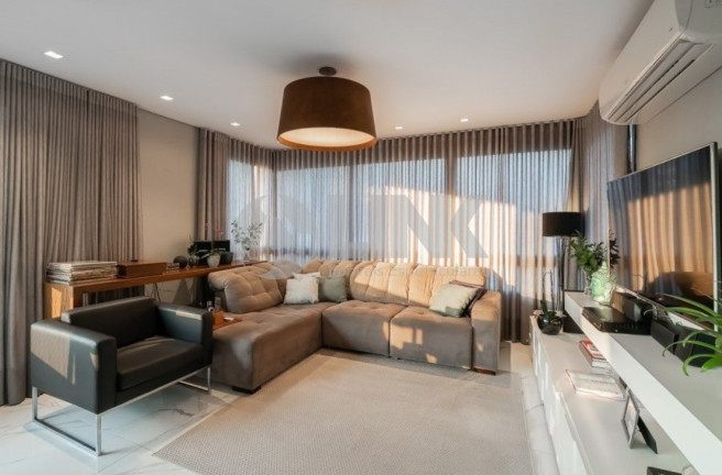Imagem Apartamento com 3 Quartos à Venda, 139 m² em Auxiliadora - Porto Alegre Imagem Apartamento com 3 Quartos à Venda, 139 m² em Auxiliadora - Porto Alegre
