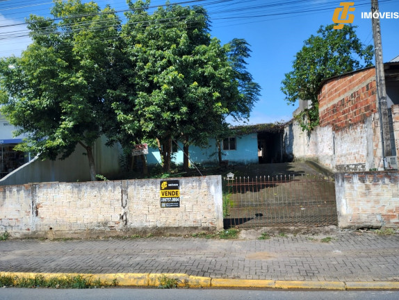 Terreno à Venda, 333 m² em Monte Alegre - Camboriú