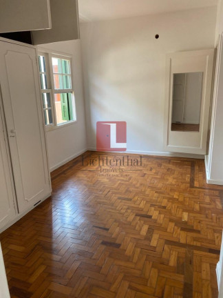 Casa com 3 Quartos para Alugar, 220 m² em Moema - São Paulo