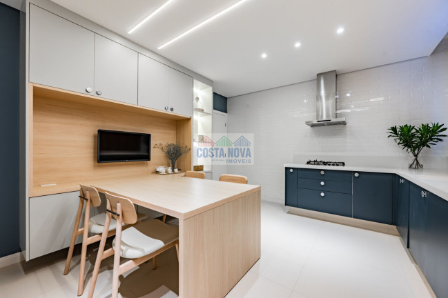Imagem Apartamento com 4 Quartos à Venda, 234 m² Imagem Apartamento com 4 Quartos à Venda, 234 m²