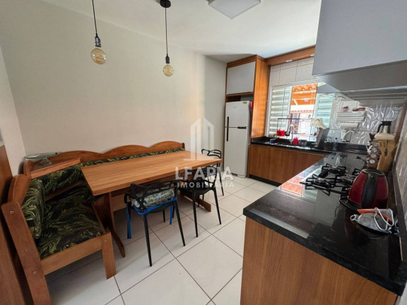 Imagem Casa com 5 Quartos à Venda, 179 m² em Itapema Do Saí - Itapoá
