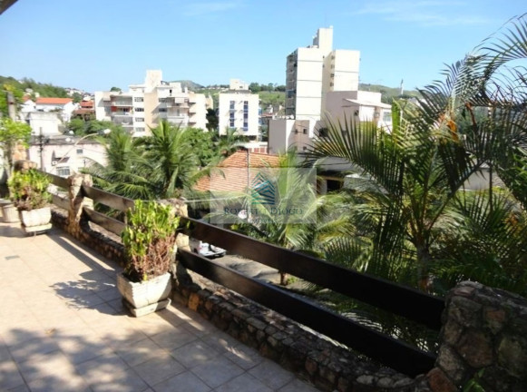 Imagem Casa com 4 Quartos à Venda, 330 m² em Santa Rosa - Niterói Imagem Casa com 4 Quartos à Venda, 330 m² em Santa Rosa - Niterói
