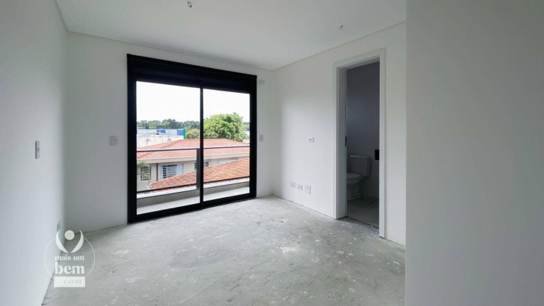 Imagem Sobrado com 3 Quartos à Venda, 179 m² em Guabirotuba - Curitiba