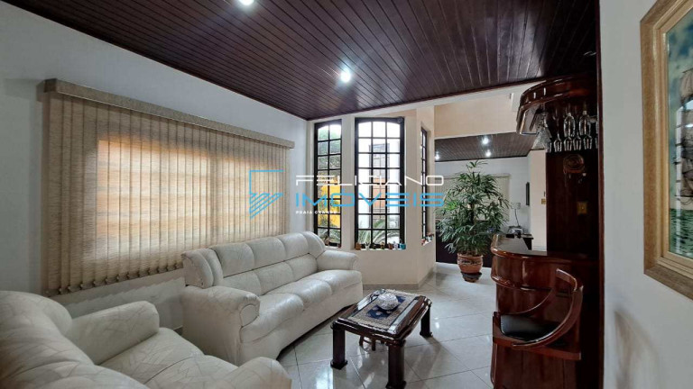 Imagem Casa com 4 Quartos à Venda, 300 m² em Canto Do Forte - Praia Grande Imagem Casa com 4 Quartos à Venda, 300 m² em Canto Do Forte - Praia Grande