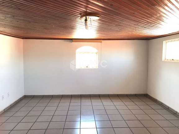 Casa com 4 Quartos à Venda,  em Jardim Parati - Marília