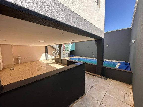 Casa com 4 Quartos à Venda,  em Centro Industrial Rafael Diniz - Bragança Paulista