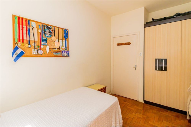 Imagem Imóvel com 3 Quartos à Venda, em Menino Deus - Porto Alegre Imagem Imóvel com 3 Quartos à Venda, em Menino Deus - Porto Alegre