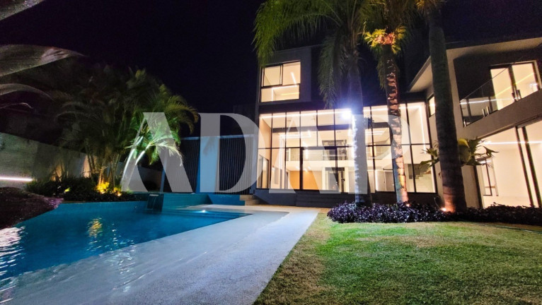 Imagem Casa com 5 Quartos à Venda, 1.485 m² em Barra Da Tijuca - Rio De Janeiro Imagem Casa com 5 Quartos à Venda, 1.485 m² em Barra Da Tijuca - Rio De Janeiro