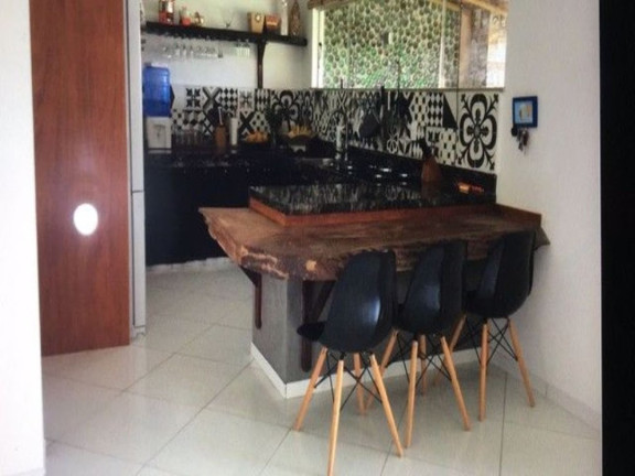 Imagem Casa com 3 Quartos à Venda, 267 m² em Centro - Santa Cruz Cabrália