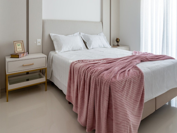 Imagem Imóvel com 3 Quartos à Venda, 122 m² em Centro - Balneário Camboriú