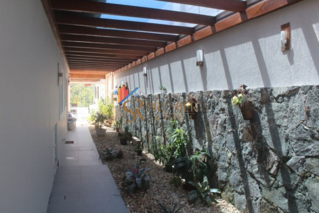Imagem Casa com 4 Quartos à Venda, 651 m² em Córrego Grande - Florianópolis