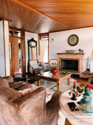 Imagem Casa com 5 Quartos para Temporada, 240 m² em Descansópolis - Campos Do Jordão