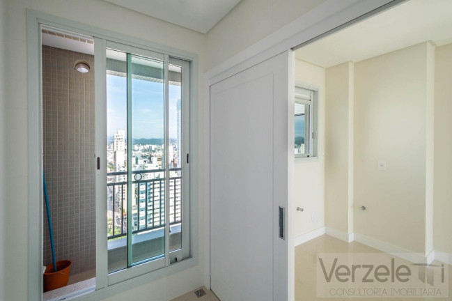 Imagem Apartamento com 4 Quartos à Venda, 146 m² em Centro - Balneário Camboriú Imagem Apartamento com 4 Quartos à Venda, 146 m² em Centro - Balneário Camboriú