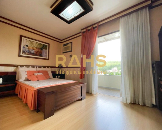 Imagem Casa com 3 Quartos à Venda, 255 m² em Saguaçu - Joinville Imagem Casa com 3 Quartos à Venda, 255 m² em Saguaçu - Joinville