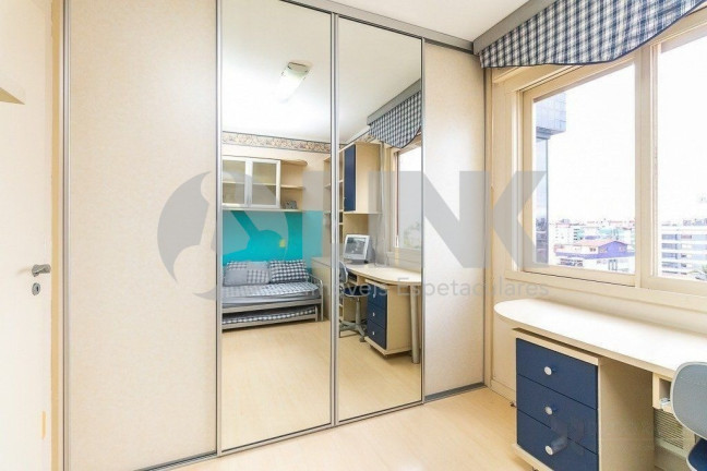 Imagem Imóvel com 4 Quartos à Venda, 290 m² em Jardim Lindóia - Porto Alegre Imagem Imóvel com 4 Quartos à Venda, 290 m² em Jardim Lindóia - Porto Alegre
