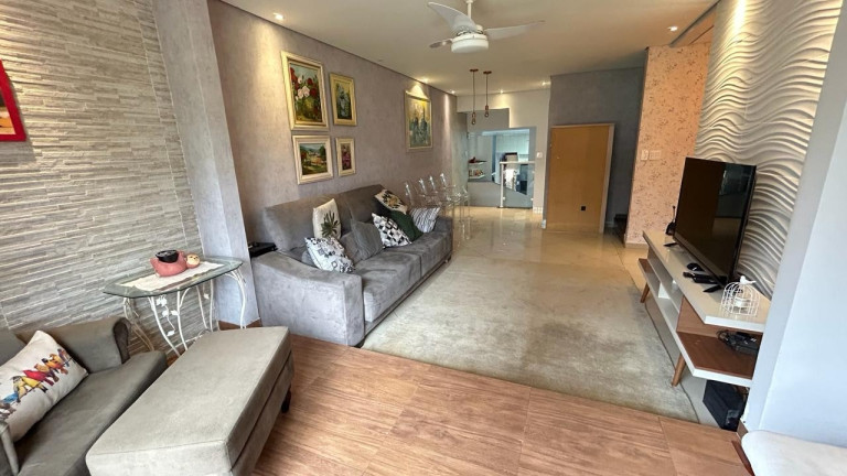 Imagem Casa com 3 Quartos à Venda, 370 m² em Marapé - Santos