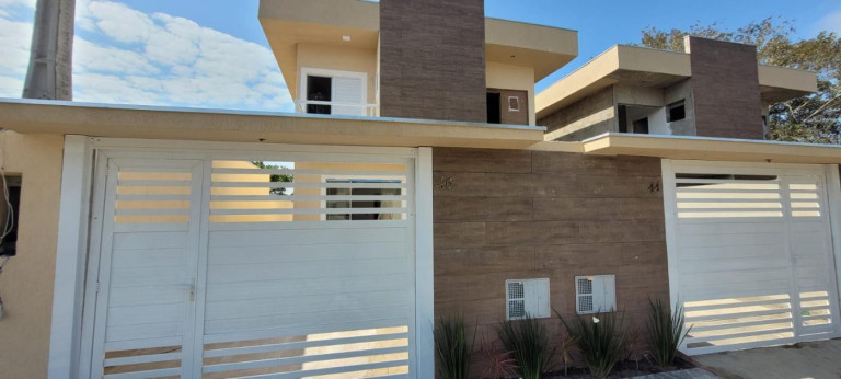 Sobrado com 3 Quartos à Venda, 90 m² em Bopiranga - Itanhaém
