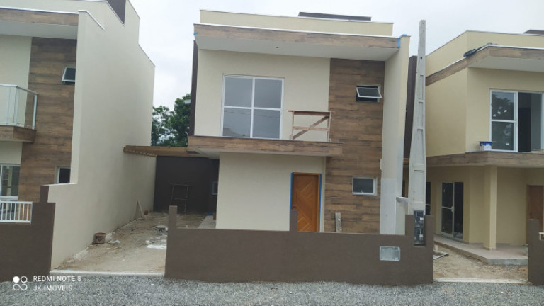 Imagem Sobrado com 3 Quartos à Venda, 98 m² em Balneário Cambiju - Itapoá