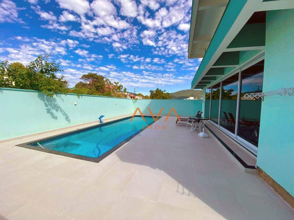 Imagem Casa com 4 Quartos à Venda, 300 m² em Rio Vermelho - Florianópolis Imagem Casa com 4 Quartos à Venda, 300 m² em Rio Vermelho - Florianópolis