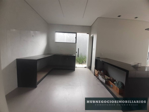 Imagem Casa com 4 Quartos à Venda, 240 m² Imagem Casa com 4 Quartos à Venda, 240 m²