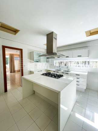 Imagem Casa de Condomínio com 6 Quartos à Venda, 620 m² em Busca Vida (abrantes) - Camaçari