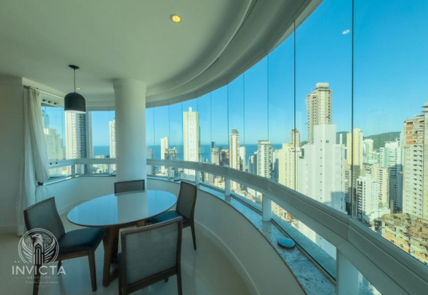 Apartamento com 3 Quartos à Venda, 127 m² em Centro - Balneário Camboriú