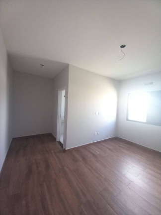 Imagem Casa com 3 Quartos à Venda, 300 m² em Piracangaguá - Taubaté Imagem Casa com 3 Quartos à Venda, 300 m² em Piracangaguá - Taubaté