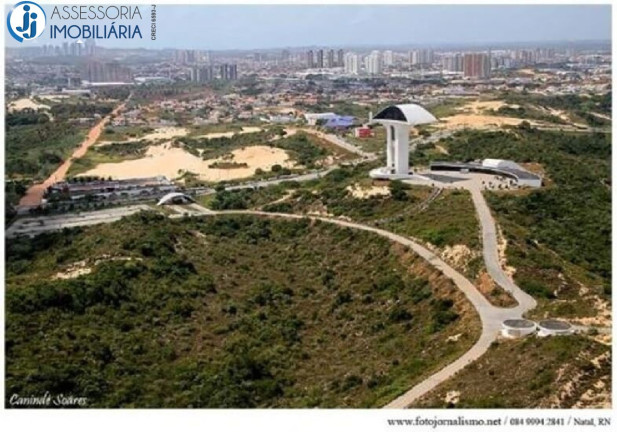 Imagem Terreno para Alugar ou Temporada, 300 m² em Candelaria - Natal Imagem Terreno para Alugar ou Temporada, 300 m² em Candelaria - Natal