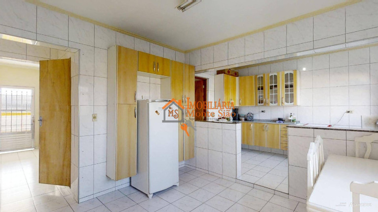 Imagem Sobrado com 7 Quartos à Venda, 688 m² em Jardim Presidente Dutra - Guarulhos Imagem Sobrado com 7 Quartos à Venda, 688 m² em Jardim Presidente Dutra - Guarulhos
