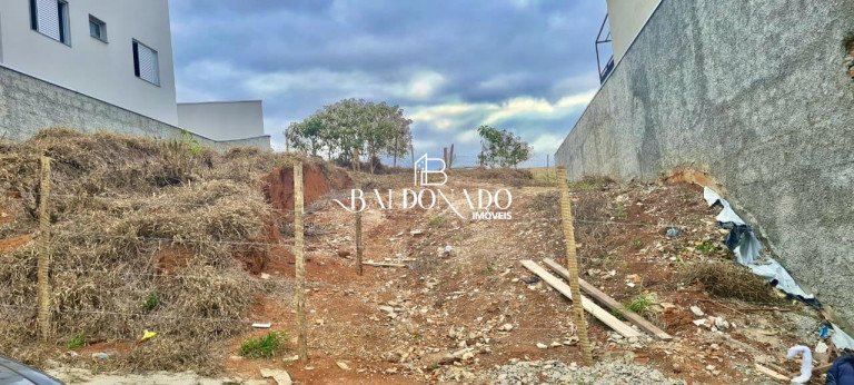 Terreno à Venda, 265 m² em Centro - Extrema