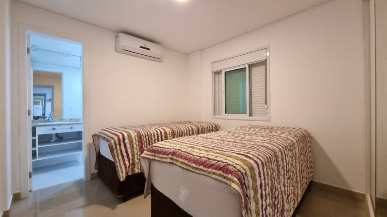 Imagem Apartamento com 3 Quartos à Venda, 135 m² em Pitangueiras - Guarujá