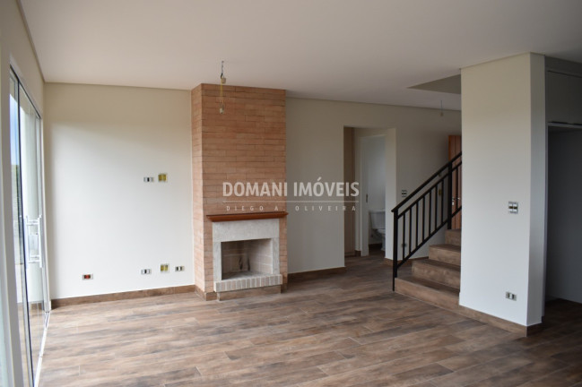 Imagem Casa com 3 Quartos à Venda, 226 m² em Região Do Alto Da Vila Inglesa - Campos Do Jordão Imagem Casa com 3 Quartos à Venda, 226 m² em Região Do Alto Da Vila Inglesa - Campos Do Jordão