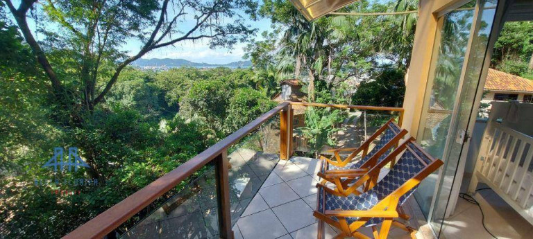 Casa com 3 Quartos à Venda, 195 m² em Lagoa Da Conceição - Florianópolis