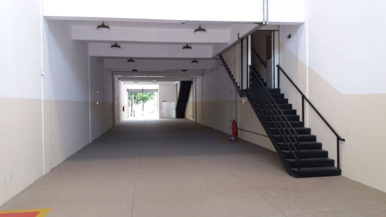 Imagem Galpão para Alugar, 800 m² em Alphaville Industrial - Barueri Imagem Galpão para Alugar, 800 m² em Alphaville Industrial - Barueri