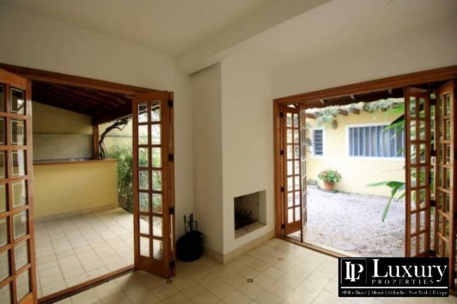 Imagem Casa com 4 Quartos à Venda, em Vila Madalena - São Paulo Imagem Casa com 4 Quartos à Venda, em Vila Madalena - São Paulo