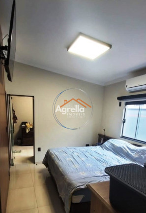 Imagem Casa com 3 Quartos à Venda, 250 m² em Vila São João - Mogi Guaçu Imagem Casa com 3 Quartos à Venda, 250 m² em Vila São João - Mogi Guaçu
