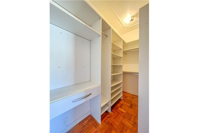 Imagem Imóvel com 2 Quartos à Venda, em São João - Porto Alegre Imagem Imóvel com 2 Quartos à Venda, em São João - Porto Alegre