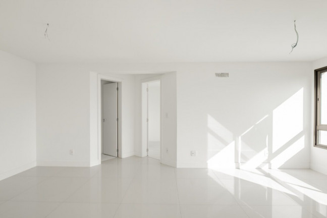 Imagem Imóvel com 1 Quarto à Venda, 53 m² em Passo Da Areia - Porto Alegre Imagem Imóvel com 1 Quarto à Venda, 53 m² em Passo Da Areia - Porto Alegre