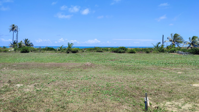 Terreno à Venda, 856 m² em Guarajuba - Camaçari