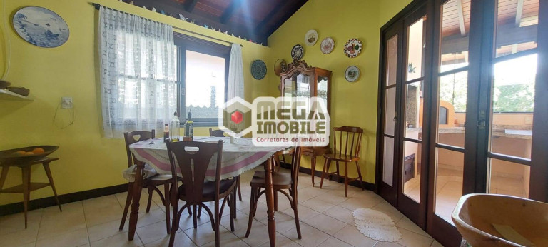 Imagem Casa com 5 Quartos à Venda, 450 m² em Lagoa Da Conceição - Florianópolis Imagem Casa com 5 Quartos à Venda, 450 m² em Lagoa Da Conceição - Florianópolis