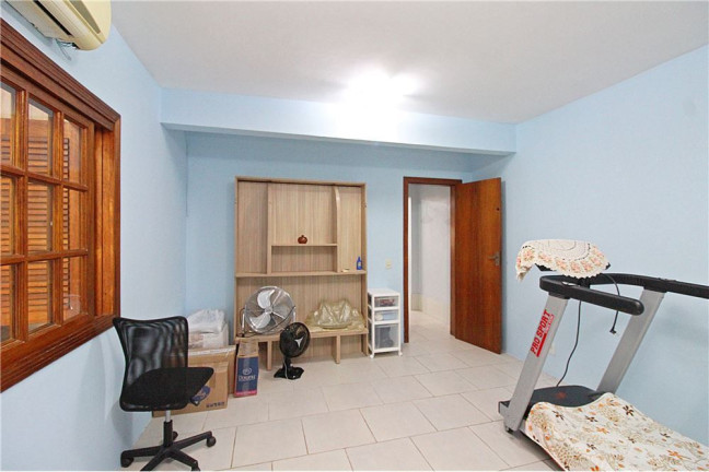 Imagem Casa com 3 Quartos à Venda, 198 m² em Medianeira - Porto Alegre Imagem Casa com 3 Quartos à Venda, 198 m² em Medianeira - Porto Alegre