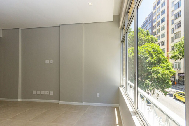 Imagem Imóvel com 3 Quartos à Venda, 129 m² em Copacabana - Rio De Janeiro Imagem Imóvel com 3 Quartos à Venda, 129 m² em Copacabana - Rio De Janeiro