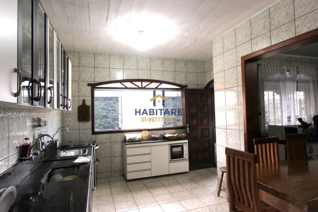 Imagem Casa com 4 Quartos à Venda, 385 m² em Centro - Ibirité