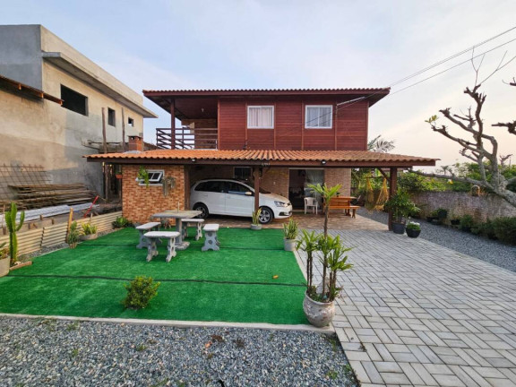 Imagem Casa com 6 Quartos à Venda, 160 m² em Centro - Balneário Barra Do Sul