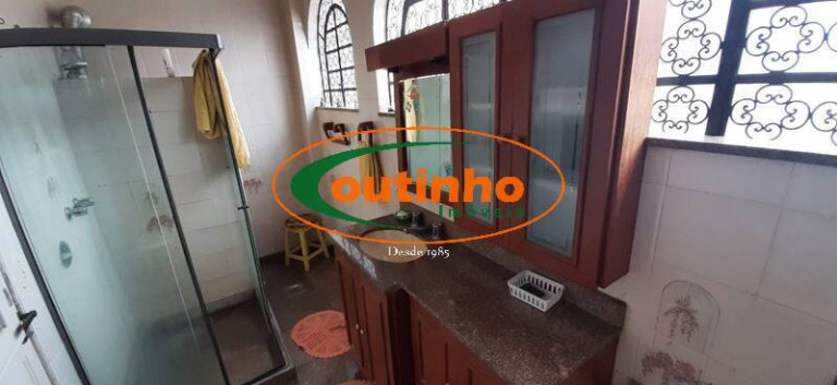 Imagem Casa com 4 Quartos à Venda, 576 m² em Grajaú - Rio De Janeiro Imagem Casa com 4 Quartos à Venda, 576 m² em Grajaú - Rio De Janeiro