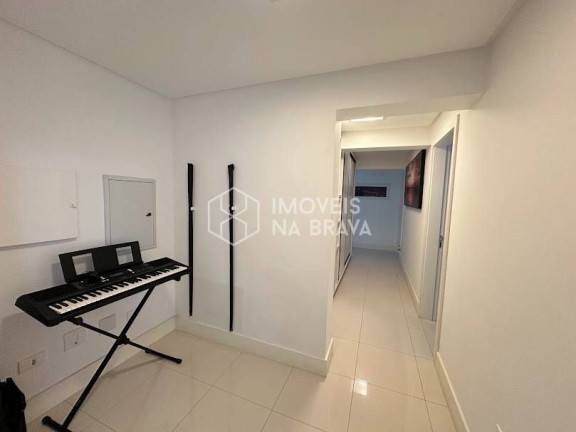 Imagem Apartamento com 4 Quartos para Temporada, 135 m² em Centro - Balneário Camboriú Imagem Apartamento com 4 Quartos para Temporada, 135 m² em Centro - Balneário Camboriú