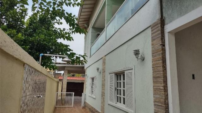 Imagem Casa com 4 Quartos à Venda, 360 m² em Piratininga - Niterói